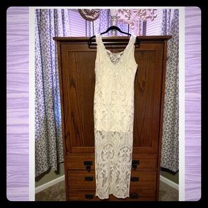 Beautiful BoHo Chic lace/crochete detail dress !